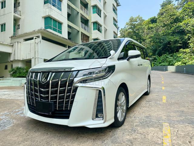 30k km Genuine 2022 Toyota ALPHARD 2.5 7 seater - 4