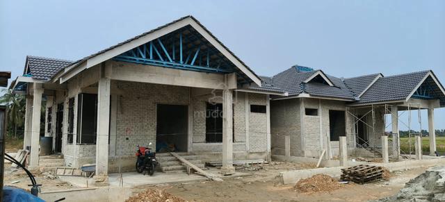 SEMI D Sebelah sekolah Dato Ab Hamid 2 Pasir Mas Kelantan 1