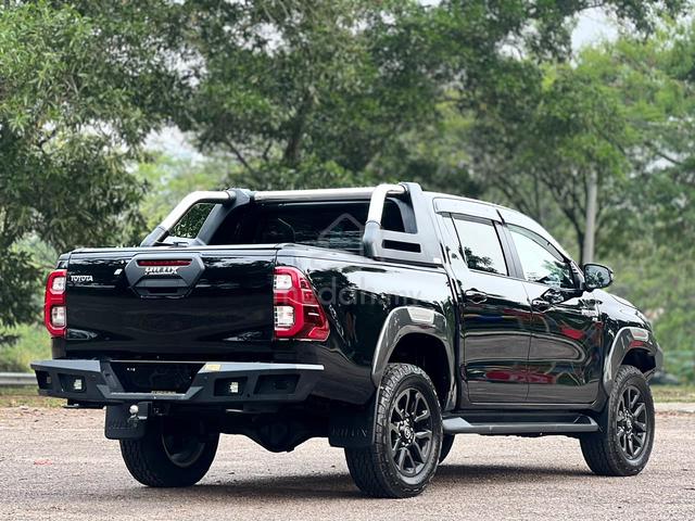 2023 Toyota HILUX 2.8 ROGUE MILEAGE 30K UNDER WRTY - 5