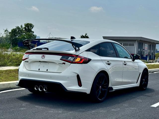 CHAMPION WHITE 2024 Honda CIVIC 2.0 TYPE R FL5 (M) - 1