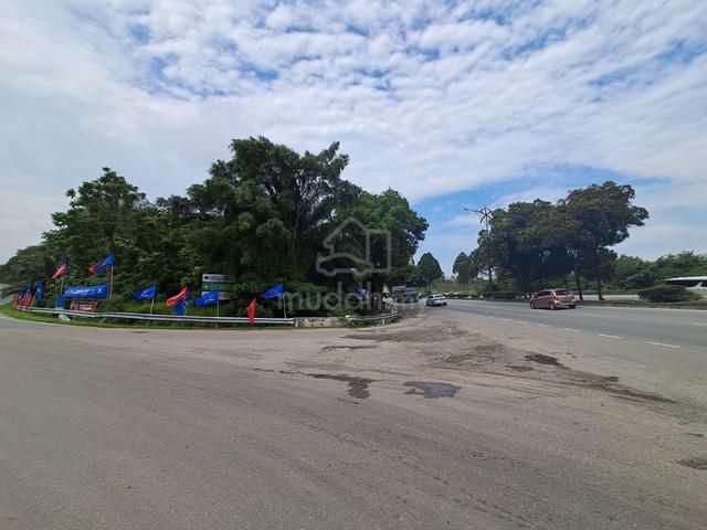 Ulu Tiram Ban Foo 1.5 Acre Petrol Station Land next to Tebrau Highway 1