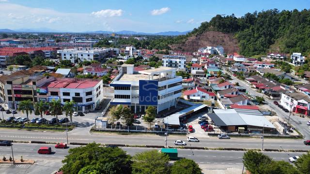 Freehold! 3-Storey Commercial Building @Taman Chukai Utama, Kemaman 1