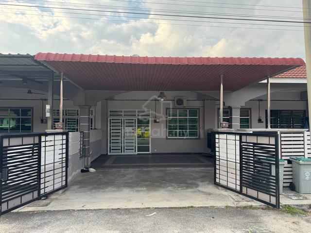 Single Storey House For Sale Taman Sri Temenggong Muar Johor / Reno 1