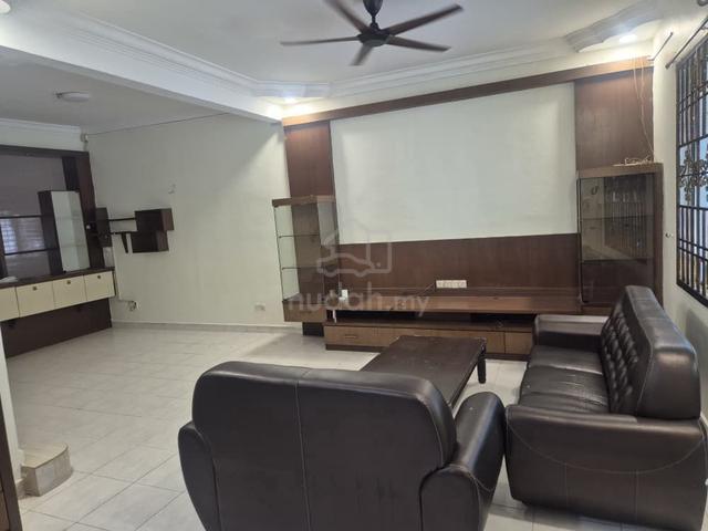 Tmn Redang @ Molek 2Storey With Aircon Tabletop Sofa Bed Heater 1
