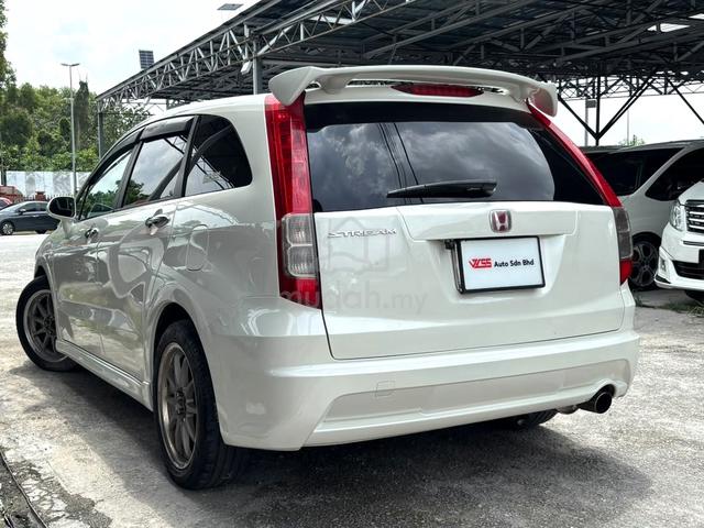 Honda STREAM 2.0 I-VTEC RSZ 6 seater Paddle shift - 2