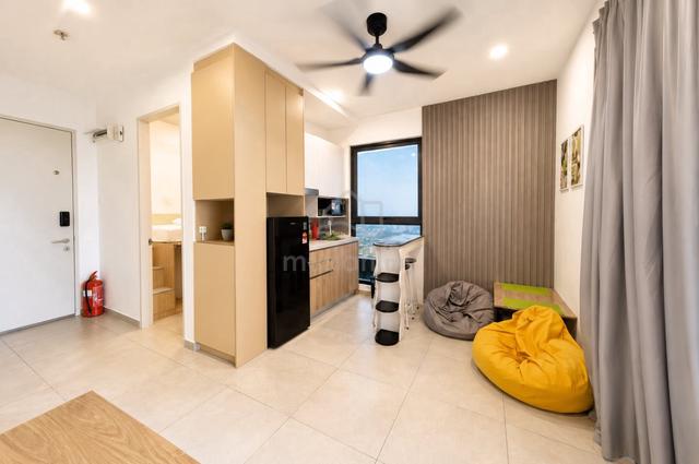 YOLO Signature Suites 1