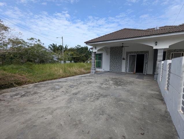 [CORNER] Rumah Semi D setingkat Taman Seri Temenggong Parit Sakai Muar 1
