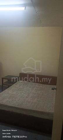 Flat Taman Dagang 1