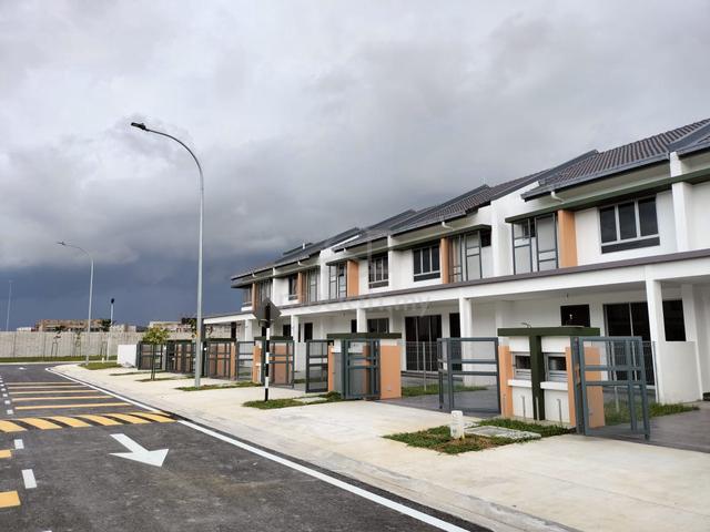 ALURA Double Storey Link at Bandar Bukit Raja, Klang 1