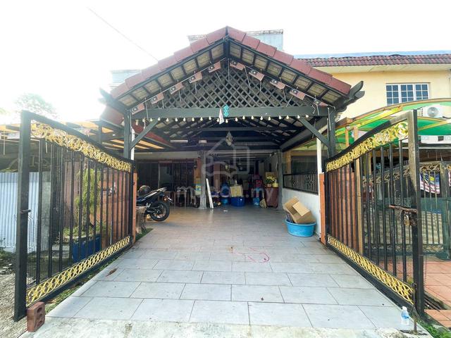 FULL RENO! Corner Lot 2 Storey Jalan Limau 4/4H Seksyen 4 Shah Alam 1