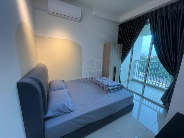 Female Master Rom Suasana Damai Fuly Furnish 6 mins walk distan to MRT 1