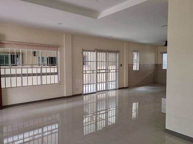 Tmn Cerah 2-Storey Inter Corner For Rent 1