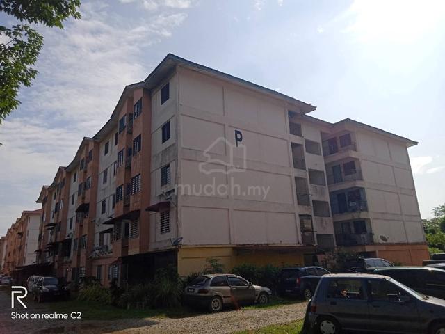 Rumah Pangsa College Heights Pajam 1