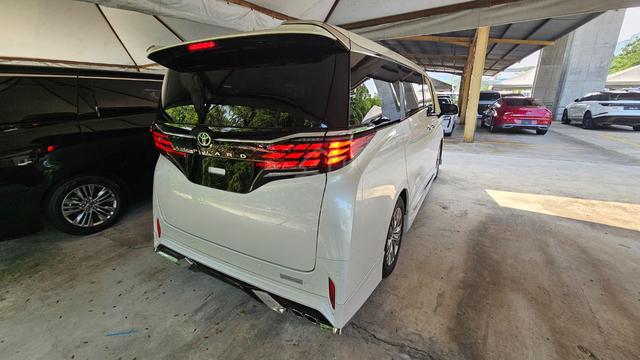 2025 Toyota Alphard 2.5 Z JBL Modellista 5A GRADE - 4