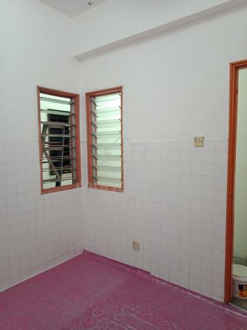 pandan indah shop 1st flr medium Room to let 1