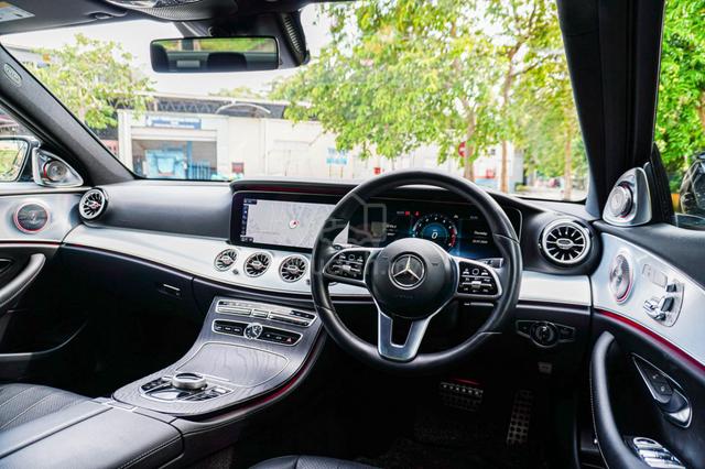 Mercedes Benz E200 Facelift Ambient Light LowMile - 5