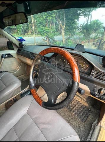 Mercedes Benz 230E 2.3 W124 (A) - 2