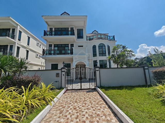 Bungalow house 3 storey @ Perling Johor bahru 1