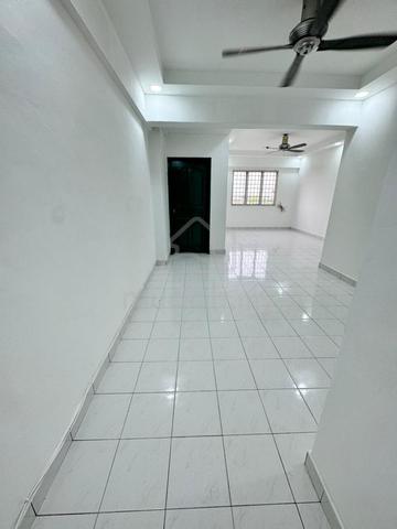 Persiaran Tanjung Apartment 1