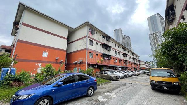Seri Perindu Apartment 1