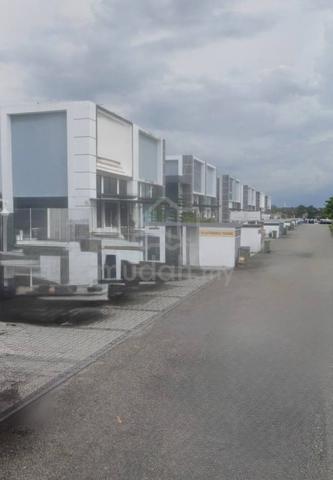 Kota Masai/ Eco Business Park 3/ 1.5 Storey Cluster Factory/ for Rent 1