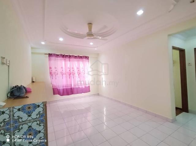 Persiaran Tanjung Apartment 1