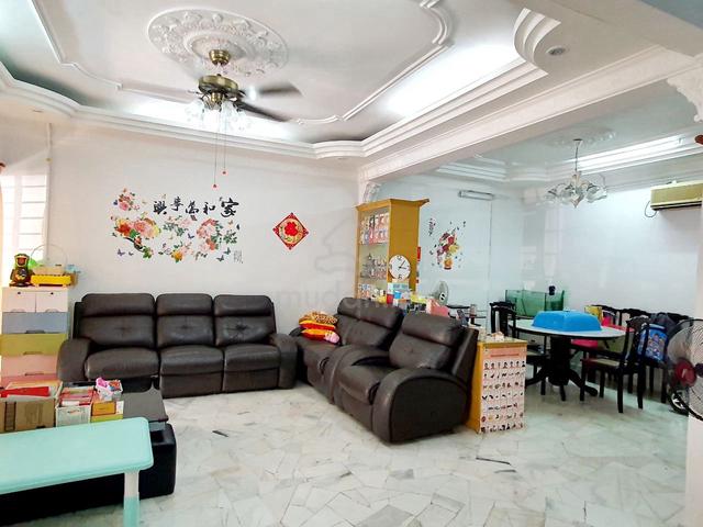 Market Cheapest Permas Jaya Renovated 2 Storey House 22x70 Near JB CIQ 1