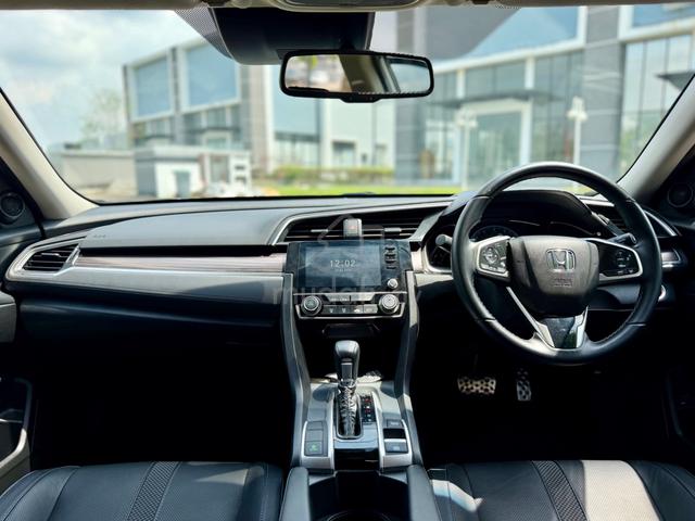 FULL LOAN 2020 Honda CIVIC 1.5 TC-PREMIUM (A) - 4