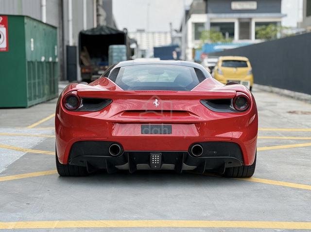 2016 Ferrari 488 GTB LOW MILEAGE / WELL KEPT - 4