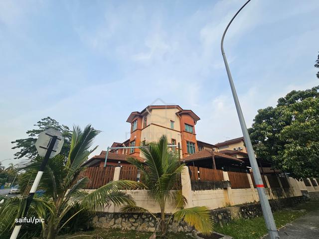 Corner Lot 2.5 Storey Renovated Canal Garden Kota Kemuning 1