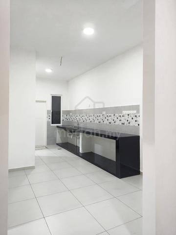 FOR RENT SENDAYAN BAYU SUTERA MELORA DOUBLE STOREY ~New Brand House 1