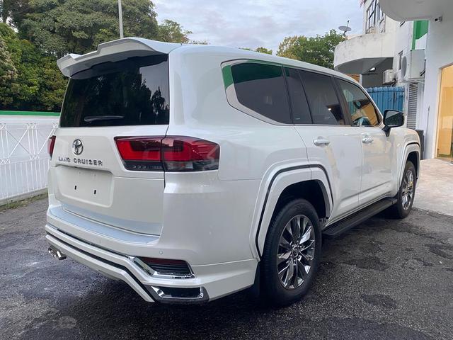 2024 Toyota LANDCRUISER 3.5 Petrol Modelista Kit - 3