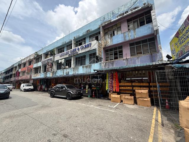 Taman Kulai @ Kulai Three Storey (Renovated) Shoplot (Facing Main Road 1