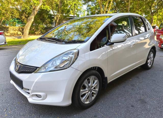 2013 Honda JAZZ 1.5 FACELIFT (A) - 4