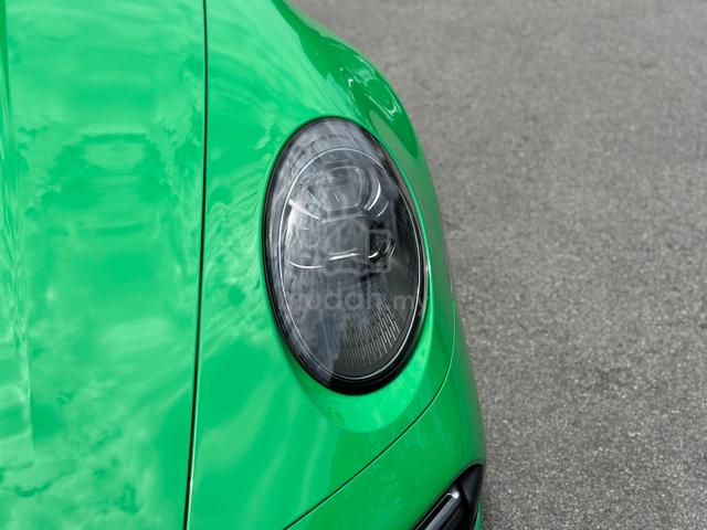 PYTHON GREEN 2023 Porsche 911 3.7 TURBO S CARBON - 2