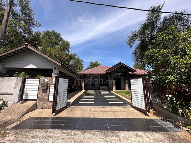 BIG Bungalow Single Storey Puncak Alam 1