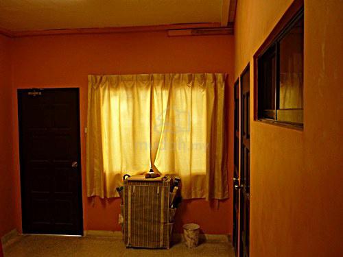 SS15 Terrace House walk to Subang Square LRT Station 1