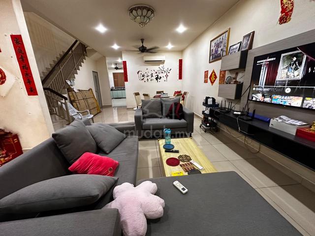 Unblock View, Renovated, 2 Storey @ Setia Indah, Precint 12 1