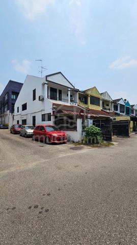 Taman Perling @ Jln baiduri End Lot Double Storey Unblock Auto Gate 1