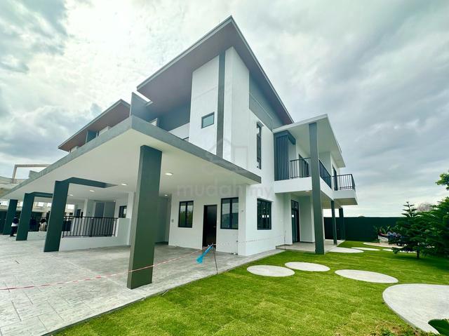 2 Storey Superlink Bandar Baru Bangi Facing Golf Course 1