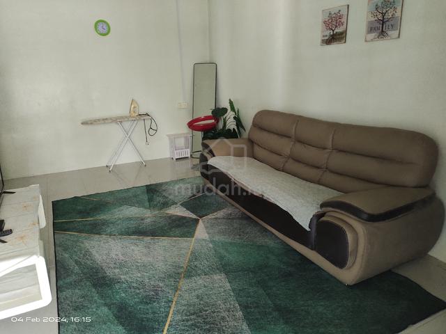 [Fully Furnished,Banyak Kedai] Rumah Sewa Kg Padang 2