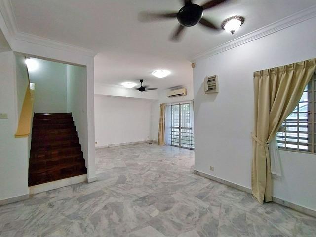NEAR SURAU GOOD CONDITION 2 Storey SUPERLINK Seksyen 9 Putra Heights 5