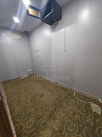 Jalan Putra Square Shop For Rent | 20×70  1