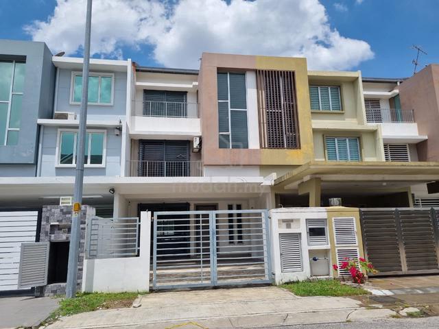 Bandar botanic, armaya 2, 3 stry terrace house for sale 1