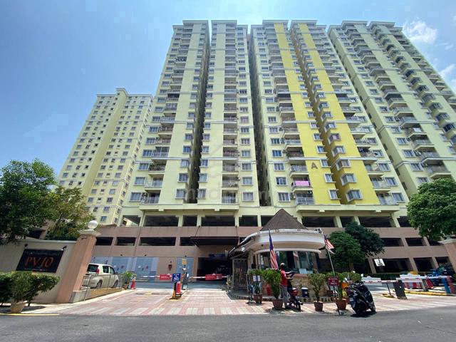 PV 10 Platinum Lake Condominium 1