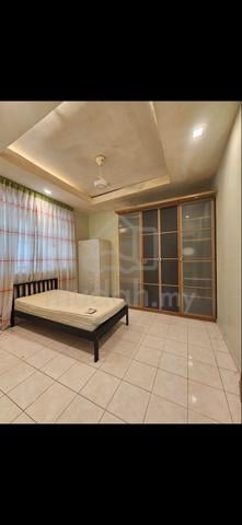 Middle Room PV5 Taman Melati (Female Muslim Only) 1
