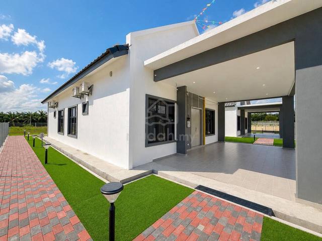 Freehold Bangalow Tiang Dua, Ayer Molek Near Duyong/ Merlimau/ Bemban 1