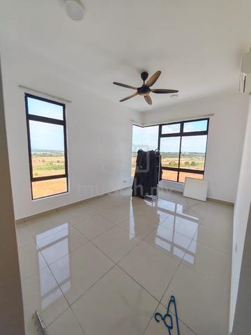 Seri Austin Residence Luxury Apartment 1
