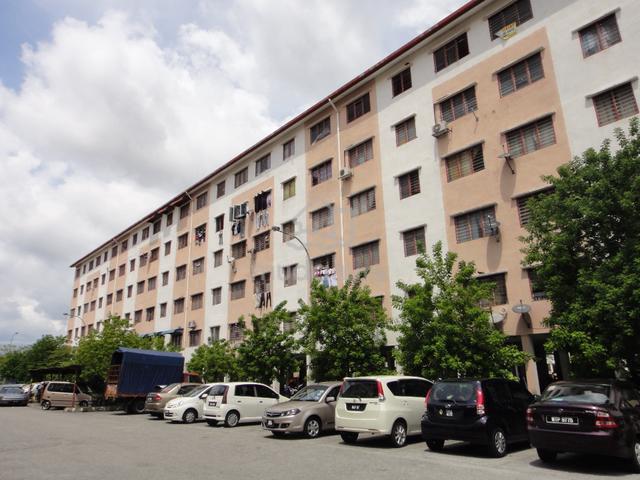 Flat PKNS Seksyen 7 for Rent 1