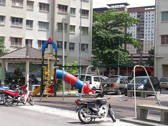 Laman Damai Kepong (Li Garden) 1